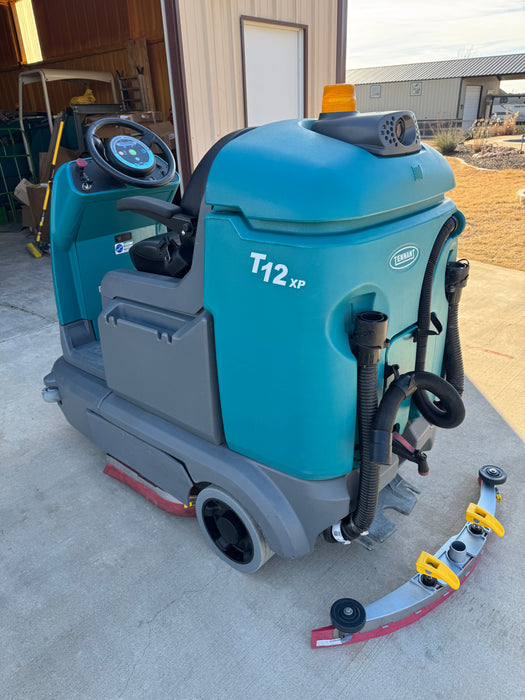 Refurbished Tennant T12 XP | 41" Ride-On Disk Battery Floor Scrubber | 2016