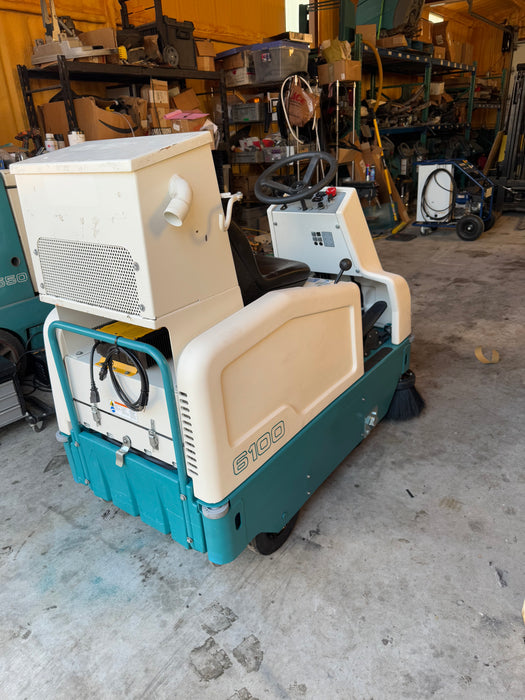 Refurbished Tennant 6100 | 30" Ride-On Sweeper | 2019