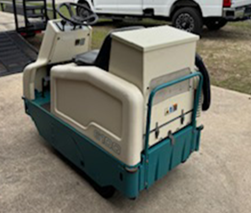 Refurbished Tennant 6100 | 30" Ride-On Sweeper | Off Asile Wand | Low Hours