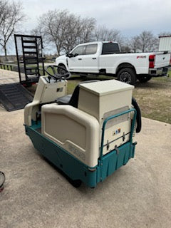 Refurbished Tennant 6100 | 30" Ride-On Sweeper, Battery