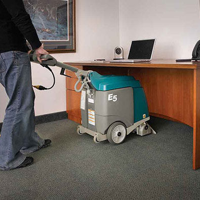 Tennant E5 | 15" Pull Back Carpet Extractor | Self Contained