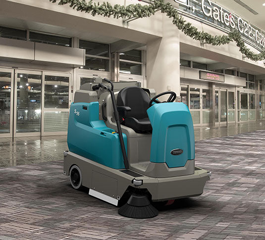 Tennant S16 | 46" Ride-On Floor Sweeper, Battery