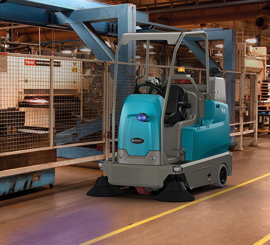 Tennant S16 | 46" Ride-On Floor Sweeper, Battery