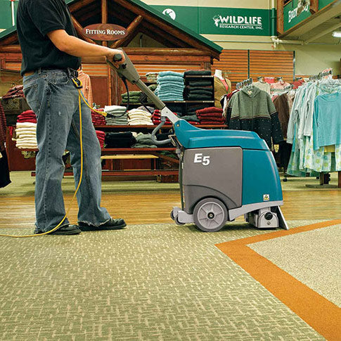 Tennant E5 | 15" Pull Back Carpet Extractor, Self Contained